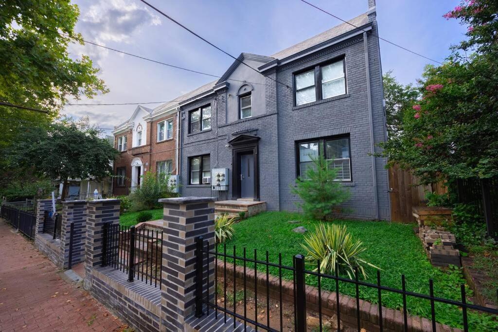 Modern 2br Cozy In Dc * Washington